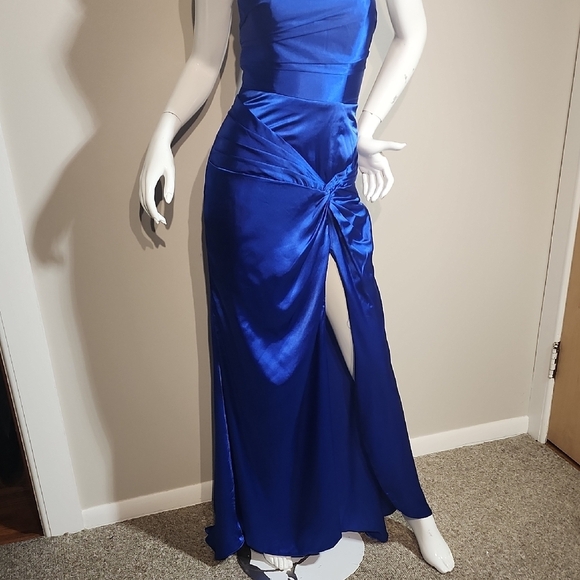 Elegant Blue Satin Evening Dress - Picture 14 of 15